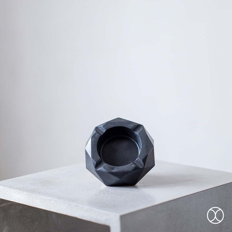 Concreate Nash Ashtray Black