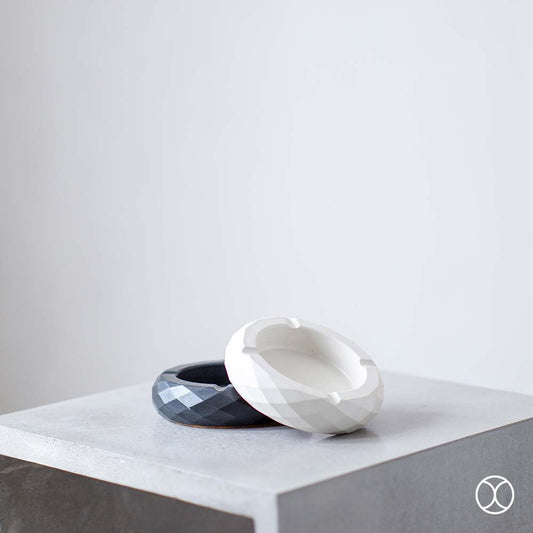 Concreate Luca Ashtray White