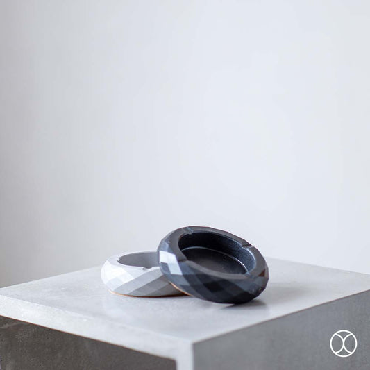 Concreate Luca Ashtray Black